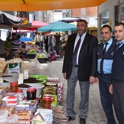 Of Belediyesi Zabıta Müdürlüğü Ekipleri Semt Pazarlarını denetlemeye devam ediyor