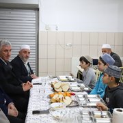 Başkan Sarıalioğlu'ndan genç hafızlara ziyaret