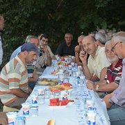 Of'ta mahalle iftarları sürüyor