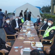 Of’ta Polis Jandarma Kontrol Noktasında İftar