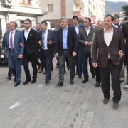 Başkan Sarıalioğlu Kadınlar Günü'nde Çiçek Dağıttı